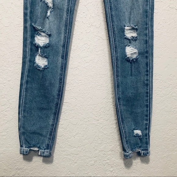 NWT Tinseltown Distressed High Rise The Mom Skinny Jeans Size 25 - Picture 5 of 12